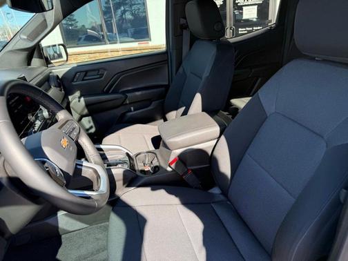 2025 Chevrolet Colorado WT