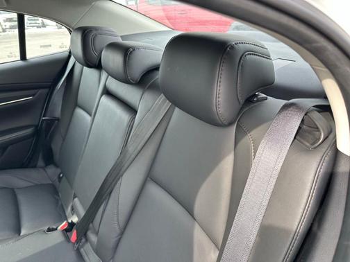 2025 Mazda Mazda3 FWD w/Preferred Package