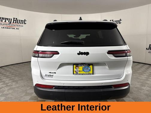 Bright White Clearcoat 2023 Jeep Grand Cherokee L Laredo