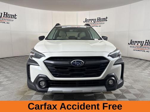 Crystal White Pearl 2025 Subaru Outback Limited