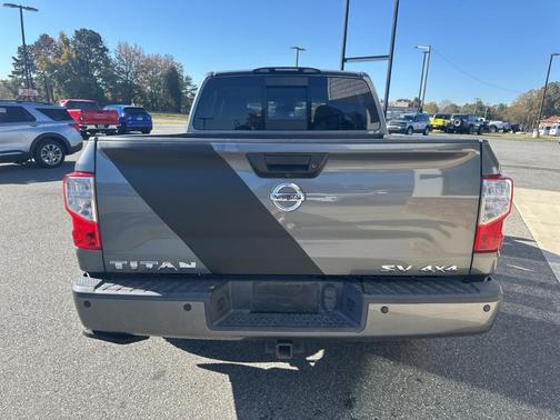 2018 Nissan Titan SV
