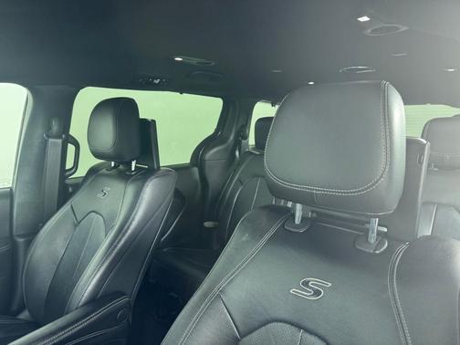 2021 Chrysler Pacifica Touring-L
