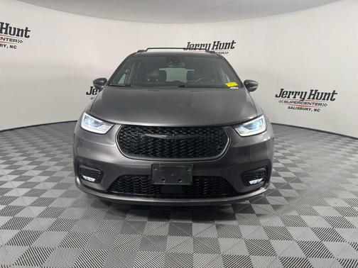 2021 Chrysler Pacifica Touring-L
