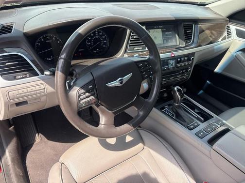Pamplona Red 2015 Hyundai Genesis 3.8