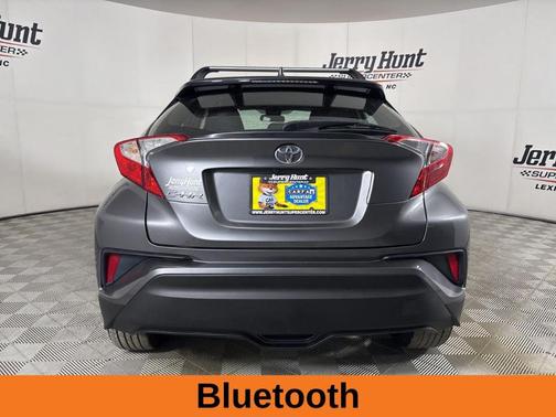 2022 Toyota C-HR XLE