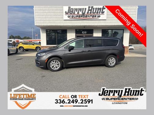 2023 Chrysler Pacifica Touring-L