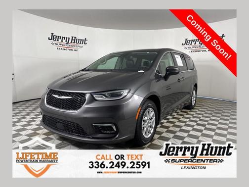 2023 Chrysler Pacifica Touring-L