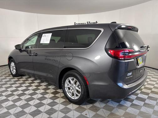 2023 Chrysler Pacifica Touring-L