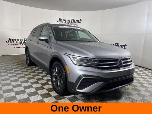 Pyrite Silver Metallic 2023 Volkswagen Tiguan 2.0T SE