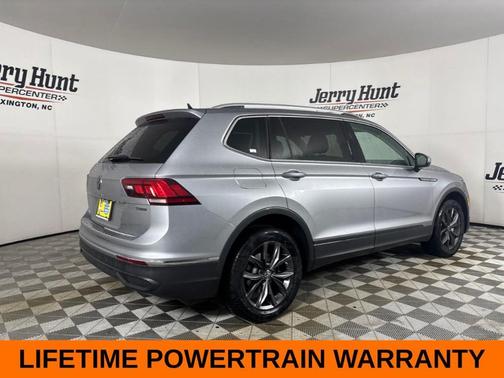 Pyrite Silver Metallic 2023 Volkswagen Tiguan 2.0T SE