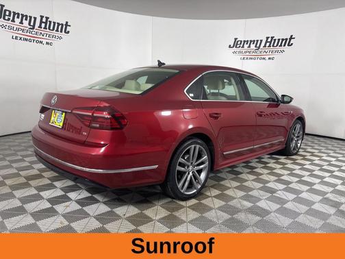 2019 Volkswagen Passat 2.0T SE R-Line