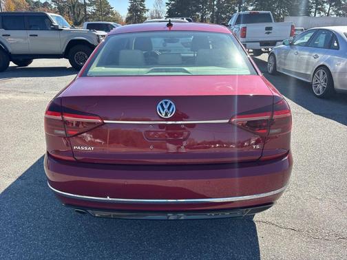 2019 Volkswagen Passat 2.0T SE R-Line