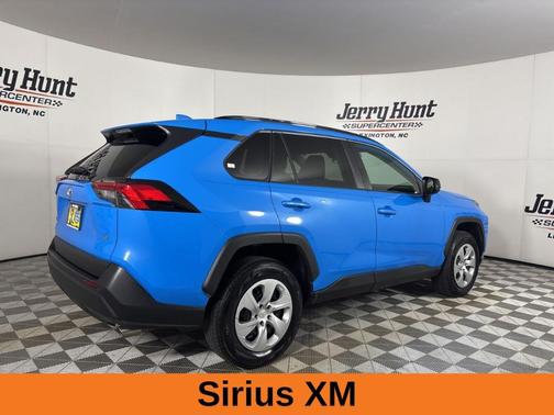 2020 Toyota RAV4 LE