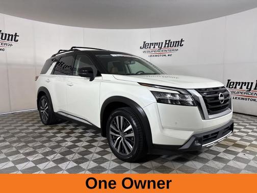 2022 Nissan Pathfinder Platinum