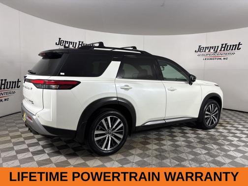 2022 Nissan Pathfinder Platinum