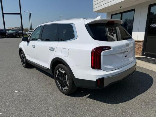 Glacial White Pearl 2025 Kia Telluride S