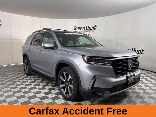 Silver 2023 Honda Pilot Touring