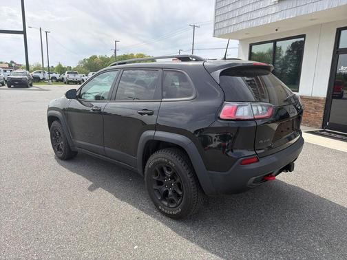 Diamond Black 2022 Jeep Cherokee Trailhawk