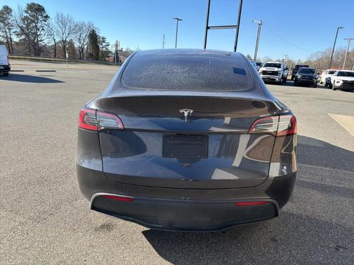 2024 Tesla Model Y Standard Range