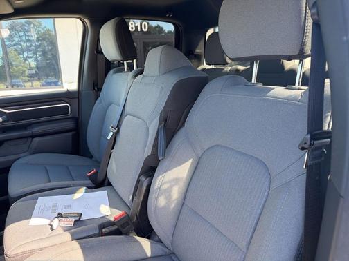 Hydro Blue Pearlcoat 2024 RAM 1500 Big Horn/Lone Star