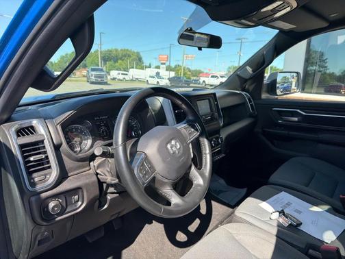 Hydro Blue Pearlcoat 2024 RAM 1500 Big Horn/Lone Star