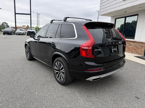 Onyx Black Metallic 2021 Volvo XC90 T5 Momentum 7 Passenger