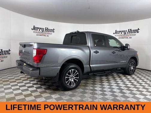 2024 Nissan Titan SV