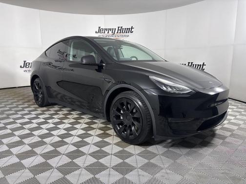 Black 2022 Tesla Model Y Long Range
