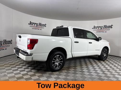 2024 Nissan Titan SV