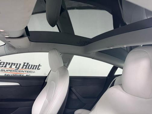 2022 Tesla Model 3 Base