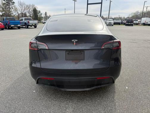 2024 Tesla Model Y Standard Range