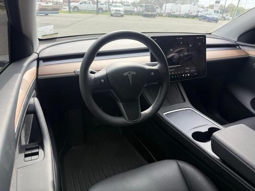 2024 Tesla Model Y Standard Range