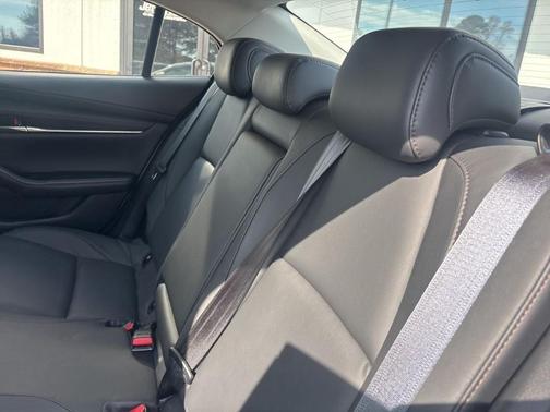 2025 Mazda Mazda3 FWD w/Preferred Package