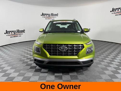 2024 Hyundai VENUE SEL