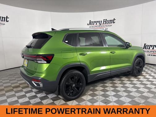 2025 Volkswagen Taos 1.5T SE