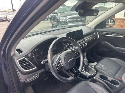 2023 Kia Seltos EX