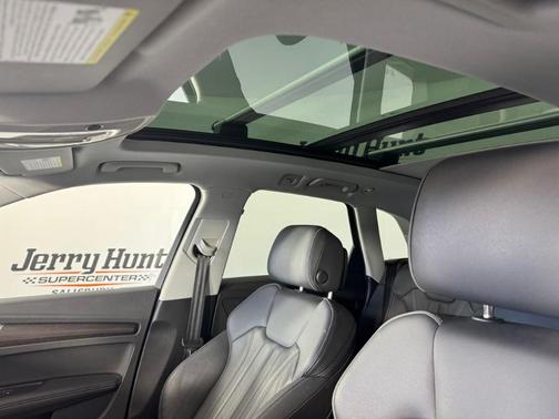 2024 Audi Q5 45 S line quattro Premium