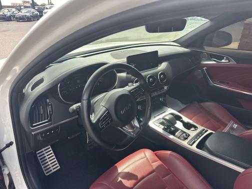 2023 Kia Stinger GT2
