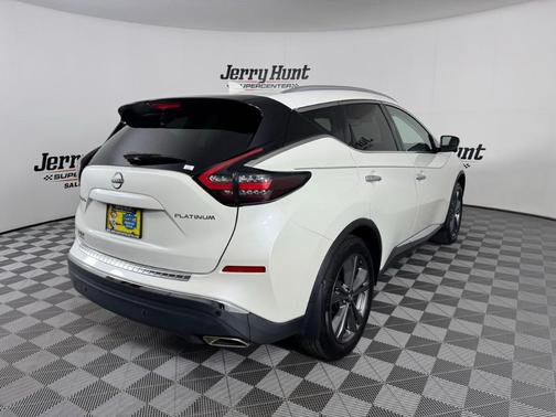 White 2023 Nissan Murano Platinum