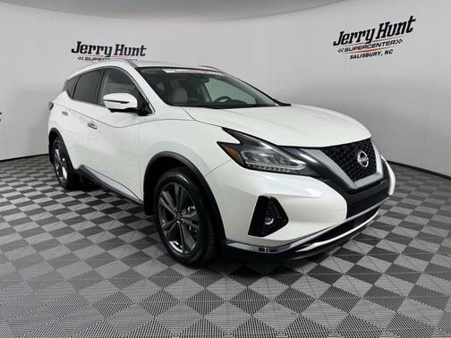 White 2023 Nissan Murano Platinum