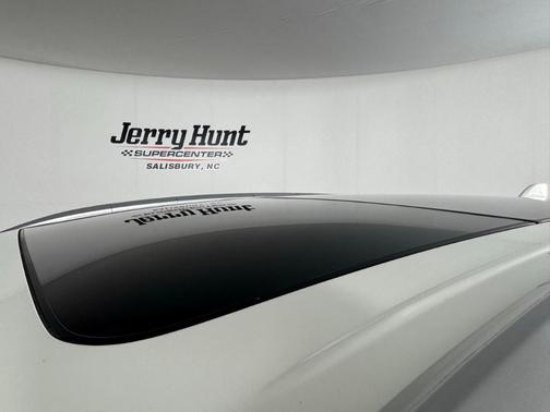 White 2023 Nissan Murano Platinum
