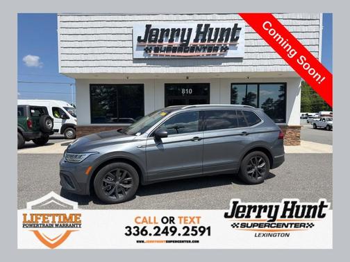 Platinum Gray Metallic 2023 Volkswagen Tiguan 2.0T SE