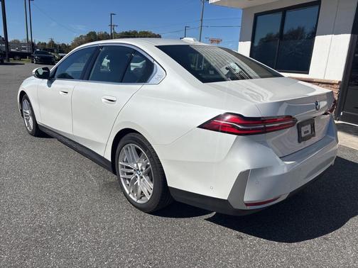 2025 BMW 530 i