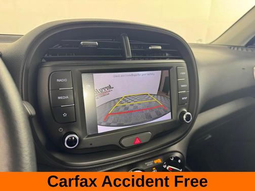 White 2025 Kia Soul LX