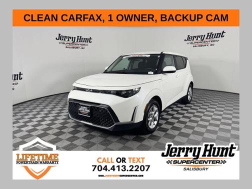 White 2025 Kia Soul LX