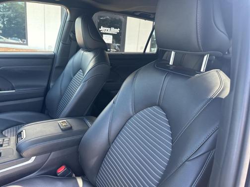 2024 Toyota Highlander XSE
