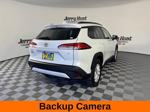 2024 Toyota Corolla Cross LE