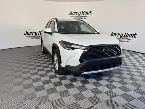 2024 Toyota Corolla Cross LE