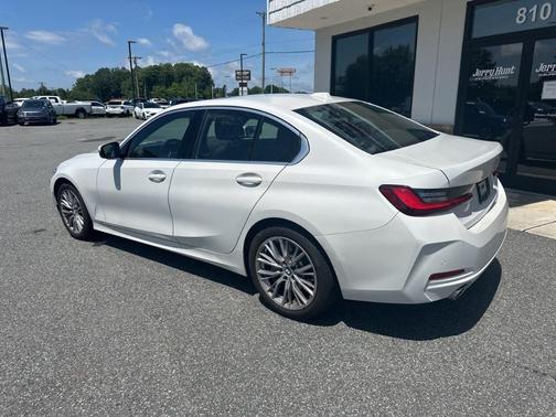 2024 BMW 330 i