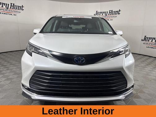 2022 Toyota Sienna XLE